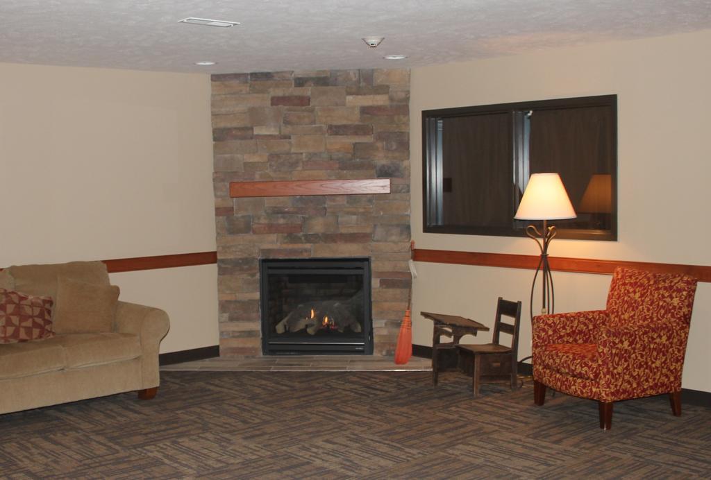 Green Acres Hotel Pittsfield Экстерьер фото