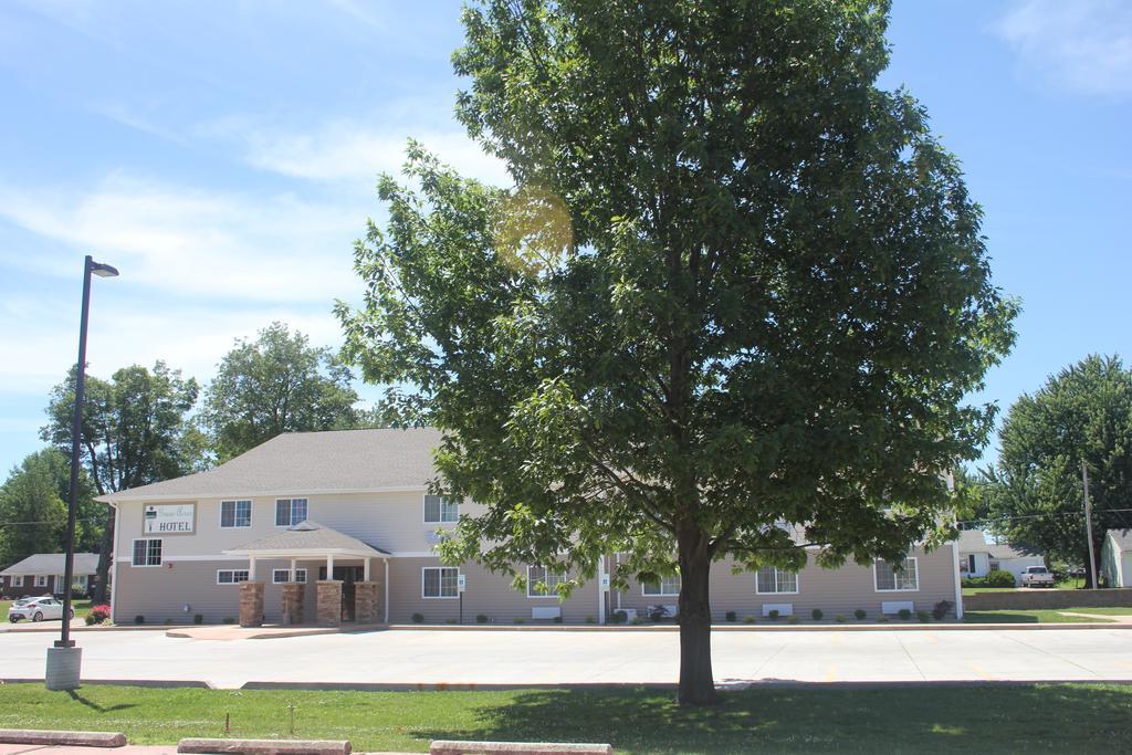 Green Acres Hotel Pittsfield Экстерьер фото