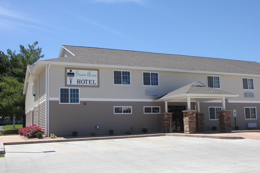 Green Acres Hotel Pittsfield Экстерьер фото