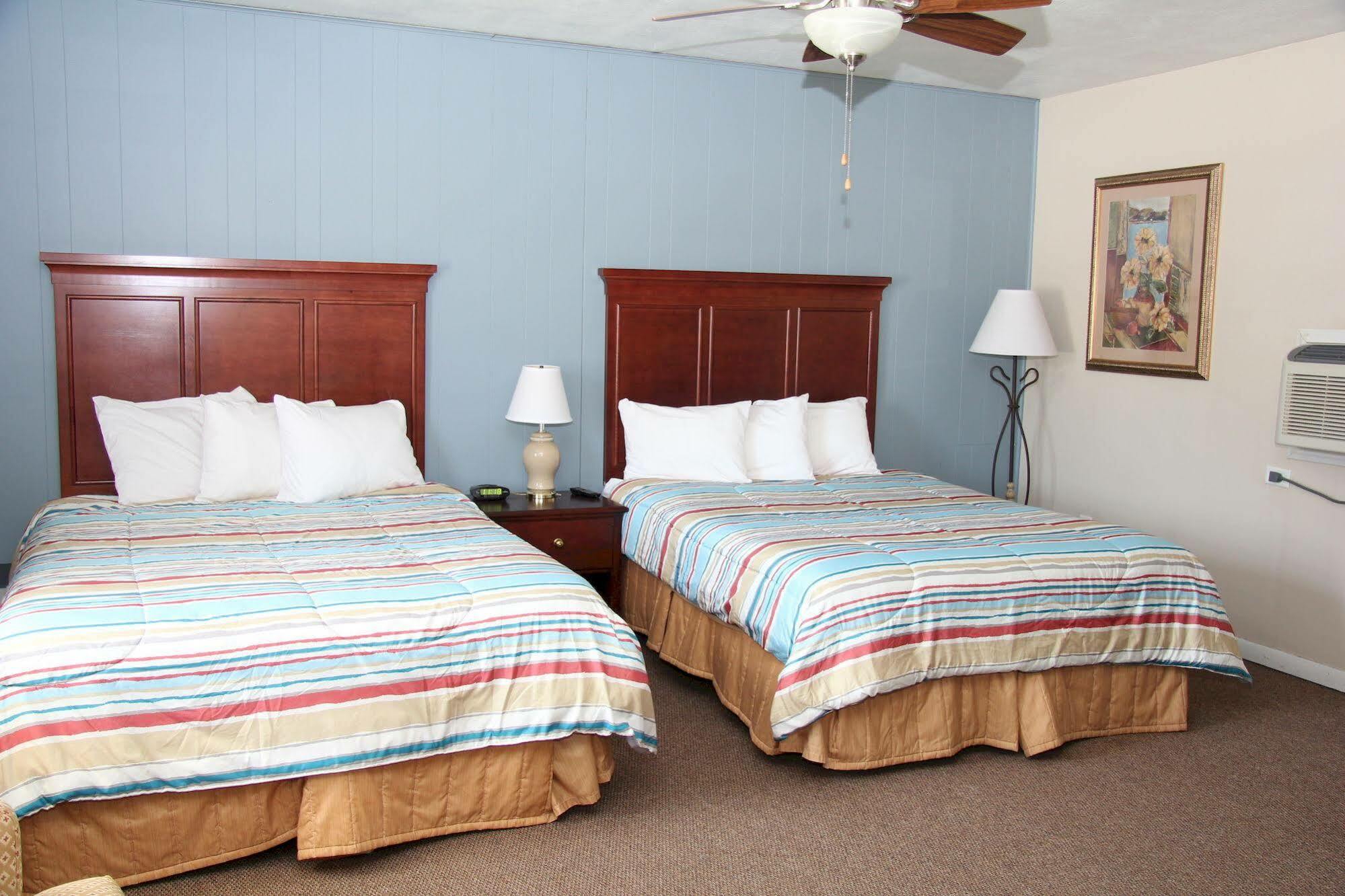 Green Acres Hotel Pittsfield Экстерьер фото